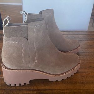 Dolce Vita Huey Almond Suede Lug Sole Bootie SZ 8
